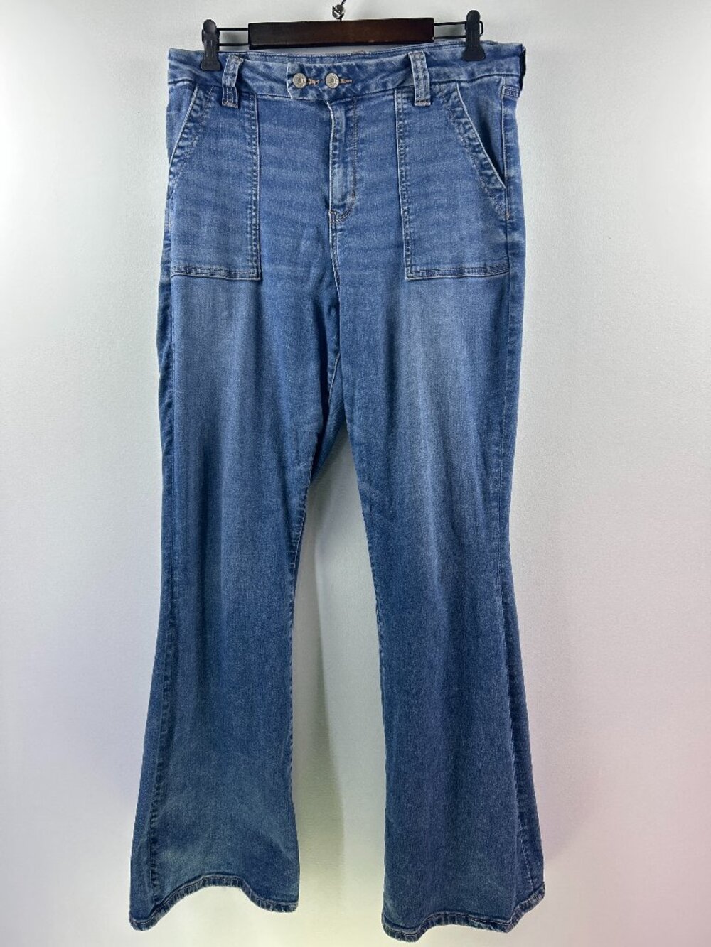 American Eagle Next Level Stretch Bootcut Jeans 16 Long Wash
